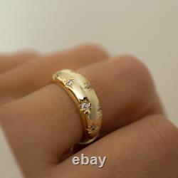 Bague de bande de dôme pour femme en or jaune plaqué 14 carats avec diamant simulé de coupe ronde de 1,59 carat