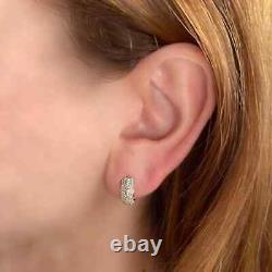 Boucles d'oreilles Huggie en or blanc 14 carats serti de diamants pavés, dôme naturel, taille ronde de 0,50 CT