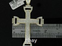 Pendentif croix bombé coupé rond en moissanite réelle de 2 ct, plaqué or jaune 14 carats en argent