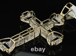 Pendentif croix bombée pour homme en diamant de laboratoire de 1,18 carat plaqué or jaune 14 carats
